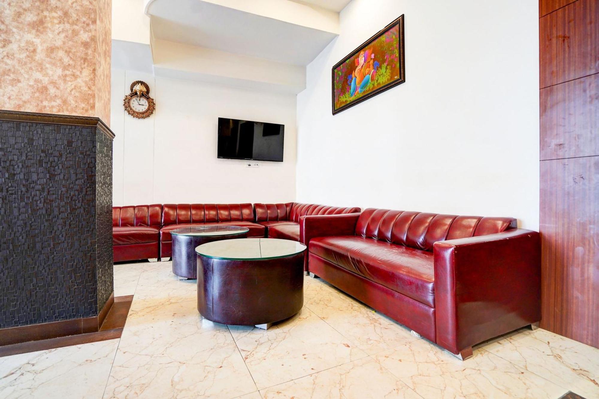 فندق Townhouse Ram Katora Near Vishwanath Temple Formerly Sv Grand فاراناسي المظهر الخارجي الصورة